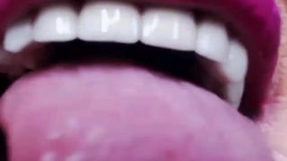 Detasea показывает ее сексуальный рот