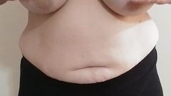Grote borsten laten vallen (vrouw eerste video)