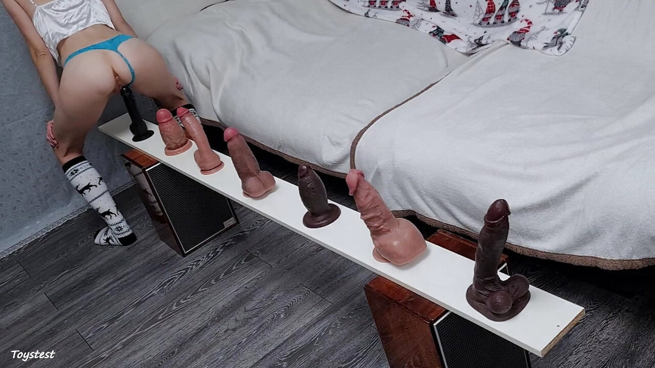 Kåt Liten Japansk Fru I Monster Dildos Utmaning! Grov Hårdhänt Ridning