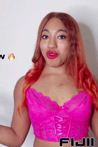 Monstruozni kurac otvoren Uska 18-godišnja tinejdžerska pička toliko široka da ju je dečko ostavio nakon tuluma