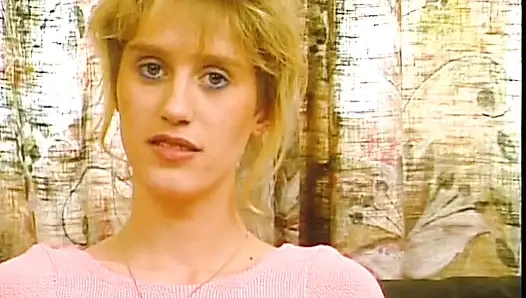 Boşalmak için burada olan Almanya'dan sevimli hatunla bu amatör seansı izleyin