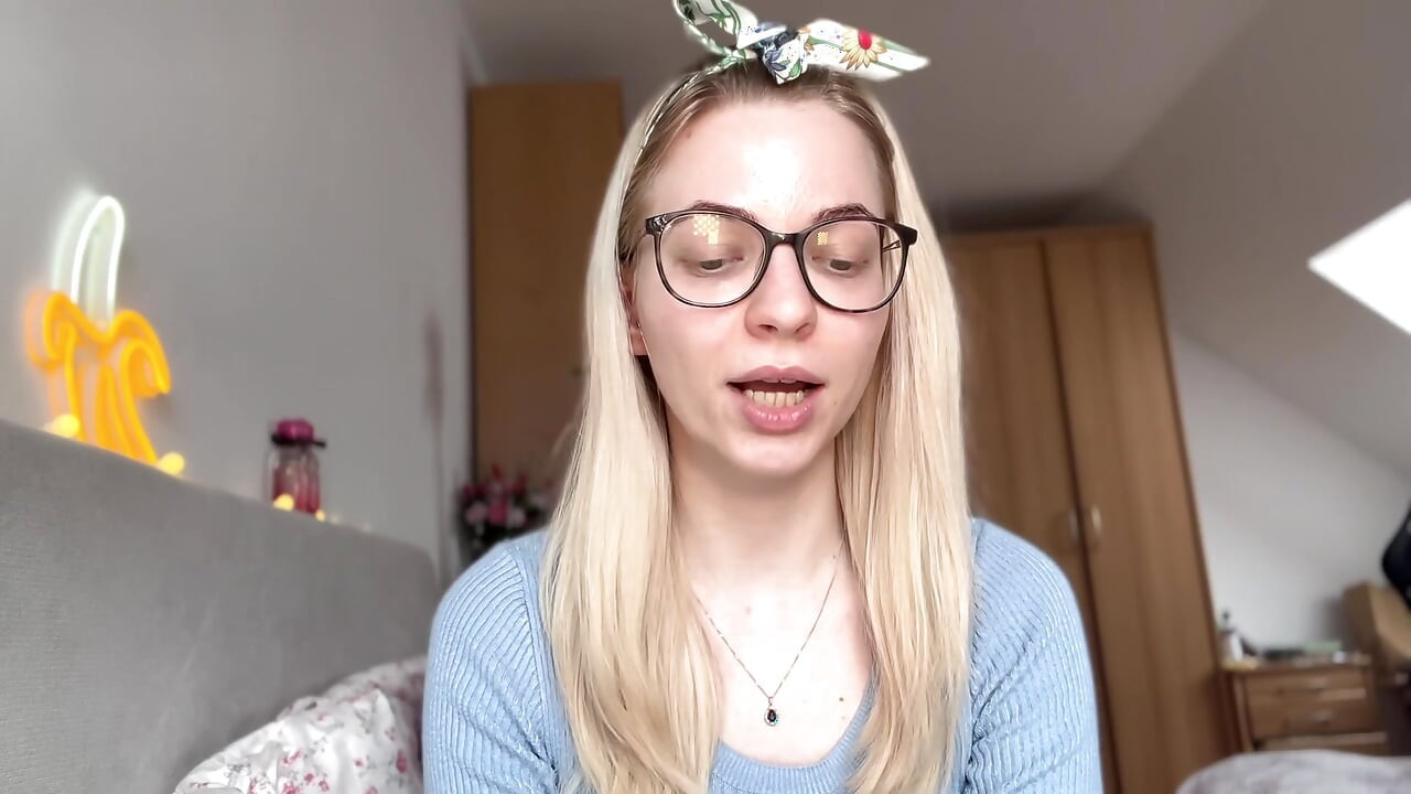 Eu o drenei de $5329 e um novo saco ysl! (História do findom)
