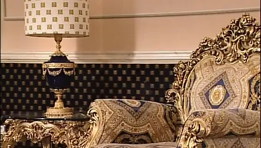 Seksi esmer kıllı amcık saunada anal üçlü grup seks yapıyor... ağzına boşalma