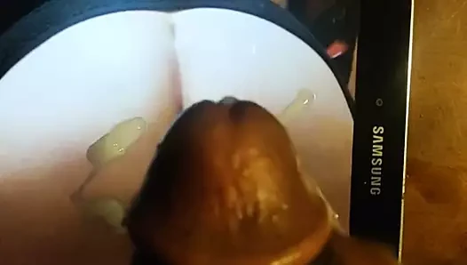 Settepiedi'nin karısının güzel kıçına bir yük çekmek.