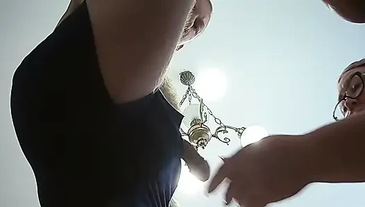 Adam kız arkadaşını ağzından sikiyor ve dölle dolduruyor