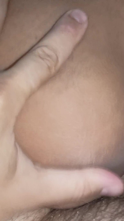 若いイケメンと彼らのディックは信じられないほど汲み上げられた!パッシブのモンスターディックは肥大化した袋のようです!