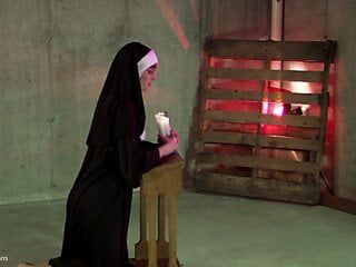 Секс монахини-священницы, особенный религиозный праздник!