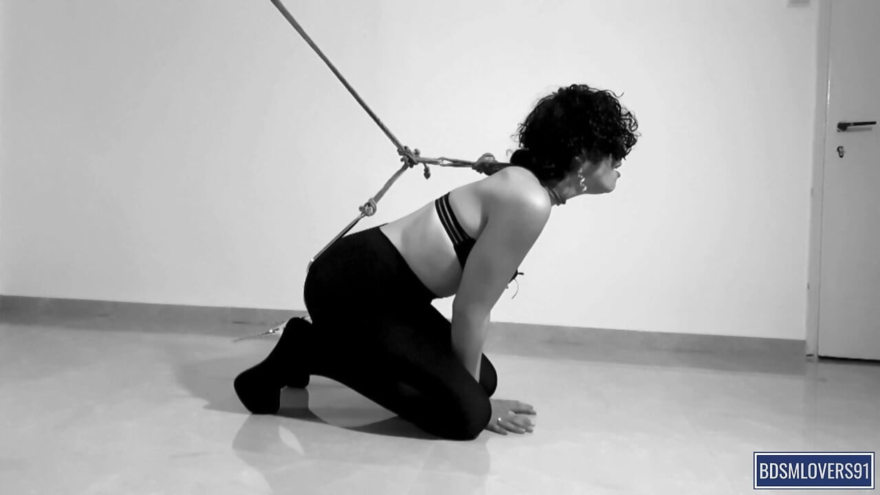 Atada y enganchada - Compilación de bondage