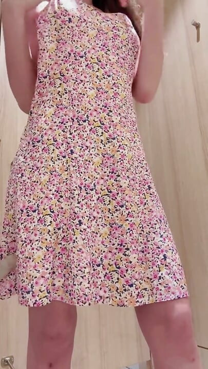 Pervert publicly masturbates in fitting room of retail outlet