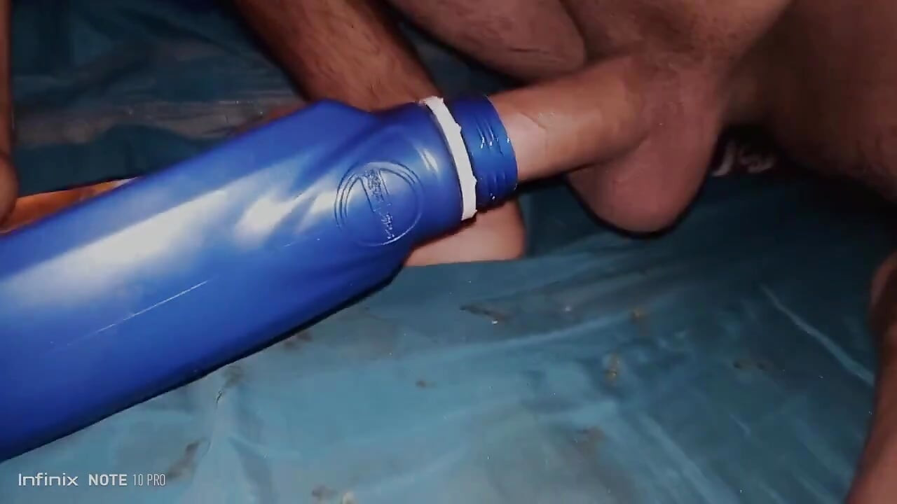 Želim sisati indijski kurac u usta