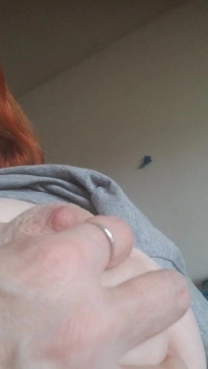 Big tit redhead on Message+