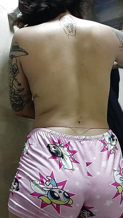 กูตื่นมาอยากสัมผัสตัวเอง