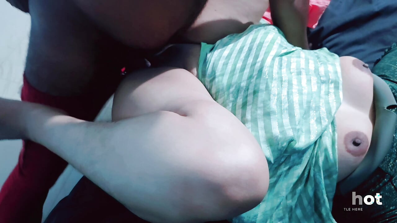 4K Gas Delivery Boy and Lonely Aunty Romance and Sex Secretly at Home