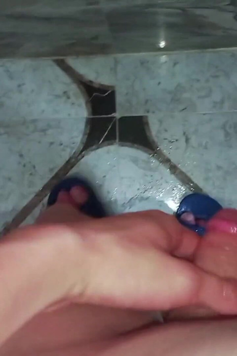 In the Bathroom, Manual Masturbation with Nerve-wracking Moans, Too Bad I Didn't Satisfy