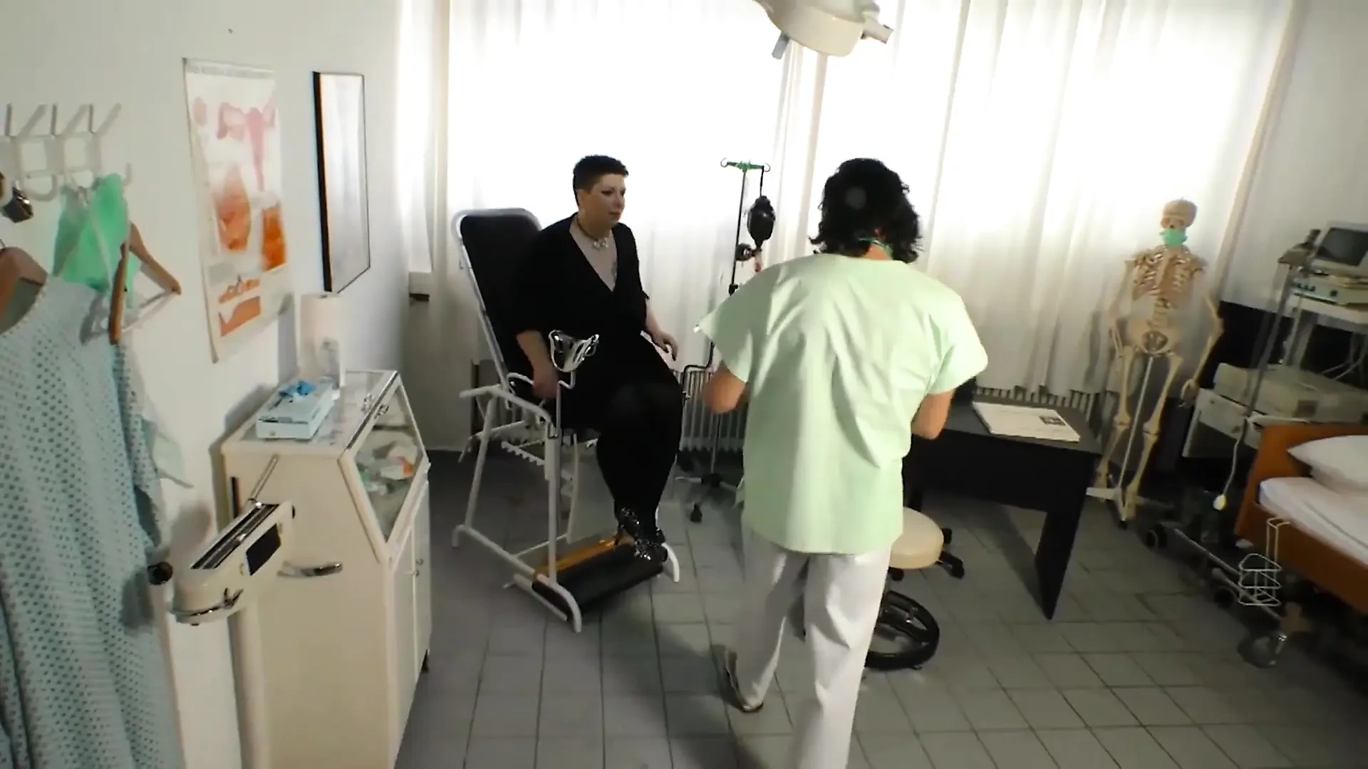 My doctor loves my big ass…cum on tits