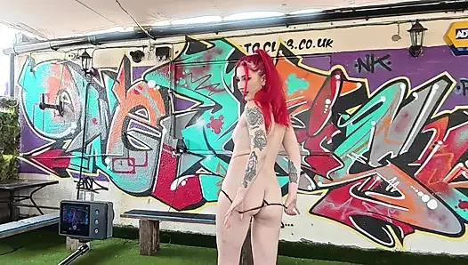 Gigi rouge di balik layar