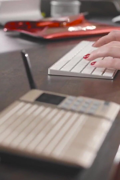 Transfixed - 专横的变性人女商人Natalie mars想要她热辣的下属Kenna James