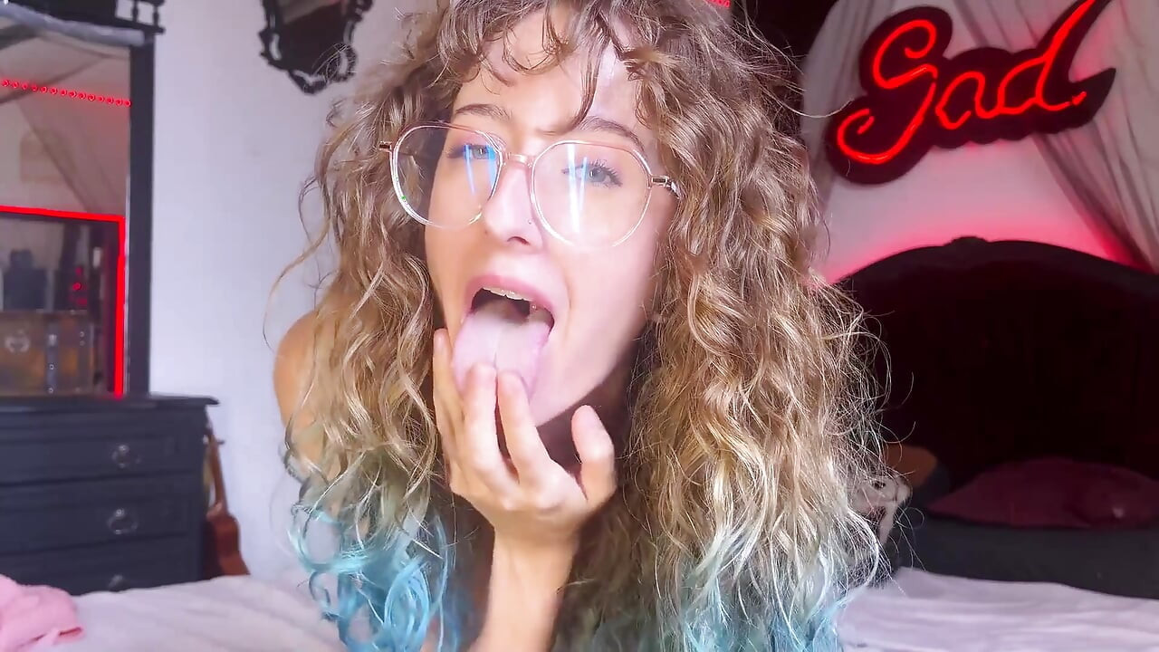 She Drippes with! Creampie Altgirl
