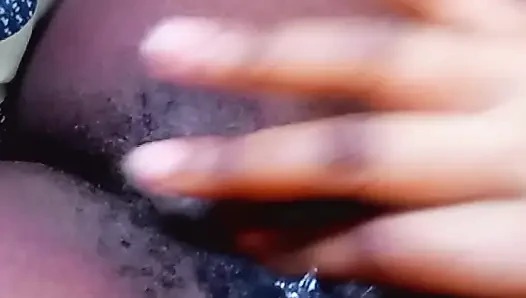 Üvey kız kardeşimi sikmek istiyorum o yapmadı ben eşcinselim