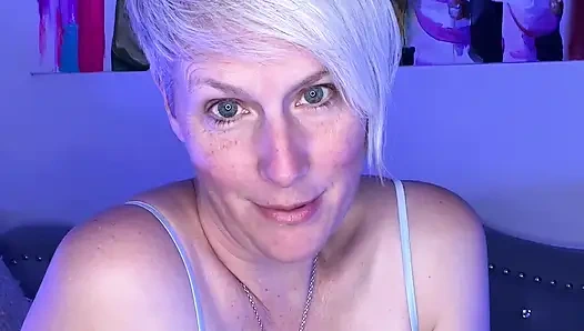 I Can't Sleep So StepMommy Gave Me A Good JOI
