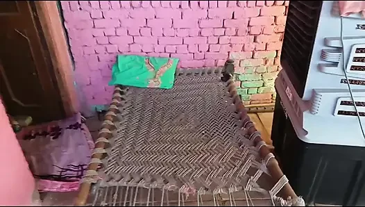 Sol kız arkadaşını evinde domaltarak sikiyor