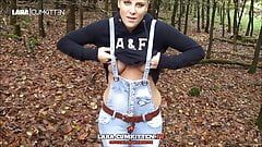 Lara Cumkitten - сумасшедшая писсинг в джинсах с отличным быстрым камшотом на лицо
