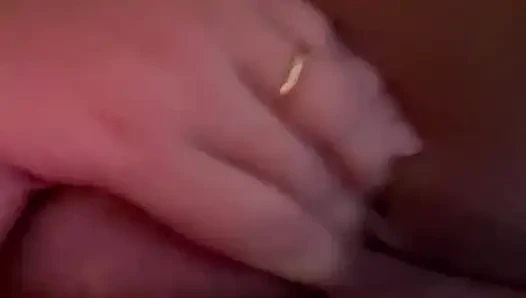 Teen masturbiert