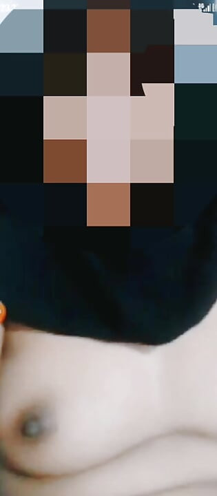 Rakaman skrin panggilan video telefon bimbit dengan isteri seseorang bahagian 2