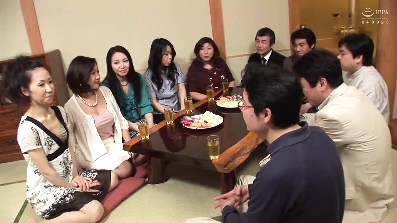 选择一个有离婚史的10个成熟男人和女人的裸体老年伴侣