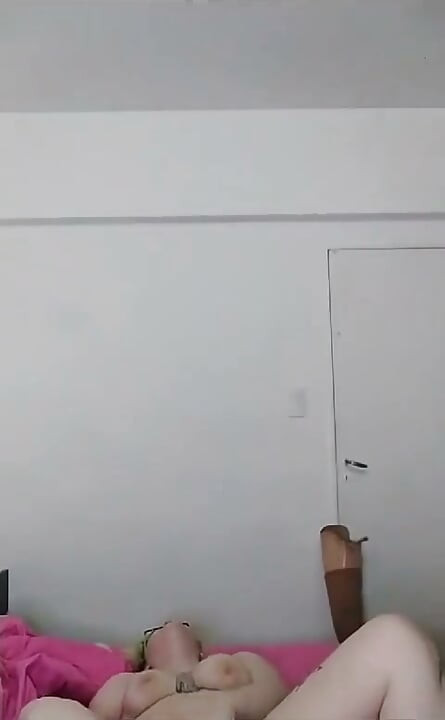 Nové video latinoameričanky křičí pro ptáky