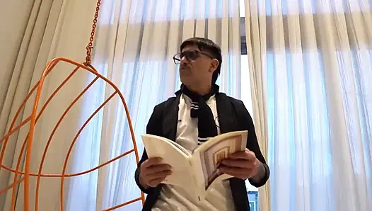 Don Bergolinni ilham perisini arıyor. Buenos Aires'teki en tuhaf lezbiyen oyuncu seçmeleri.