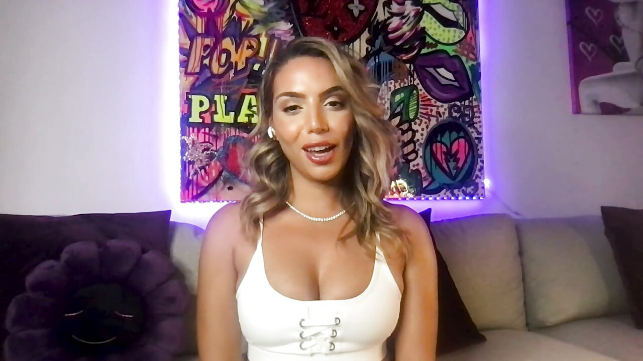 Ara Queen Bae Is the Hottest Baddie Out There!