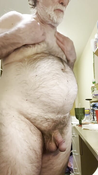 Coach Karl's Mid-afternoon Stiffy During a Live Cam Show 6231