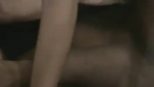 Azgın sürtükler sert grup sekste sikiliyor