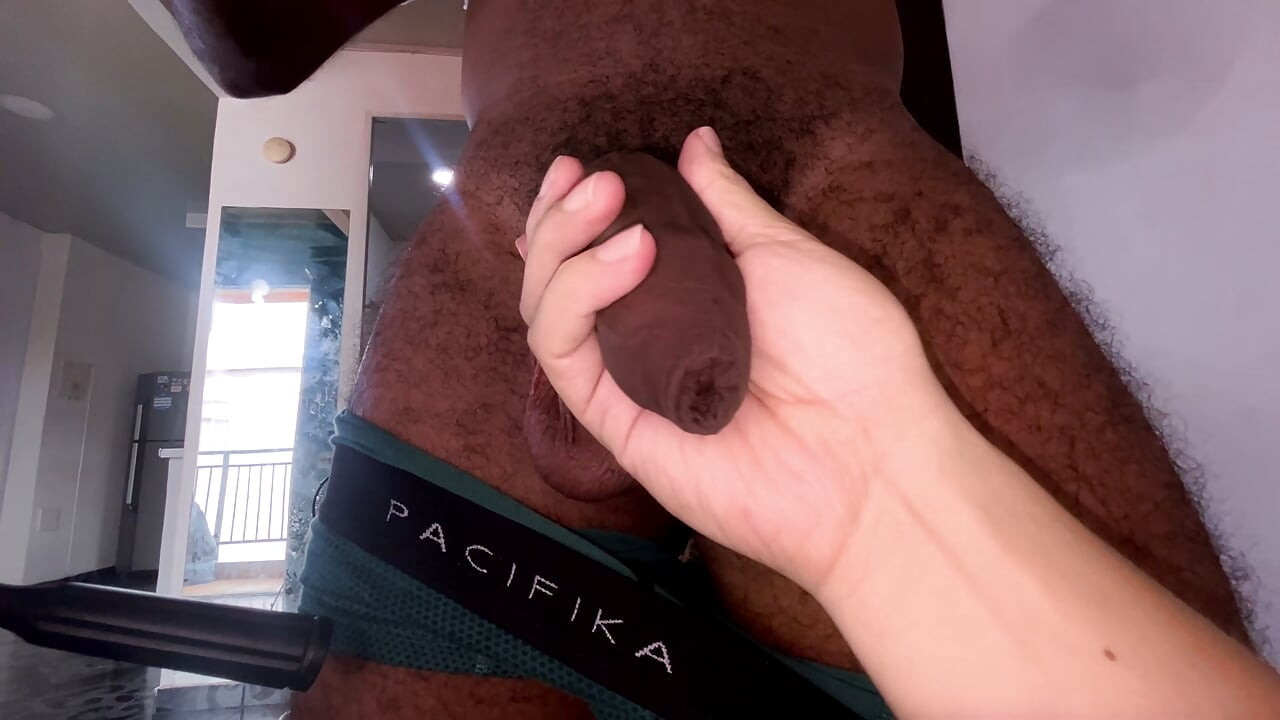 GRAN BULTO PARA ADORAR MORENO PELUDO Y SUDADO CALCENITES BLACOS PARA ELONQUESERTE EN PLACER