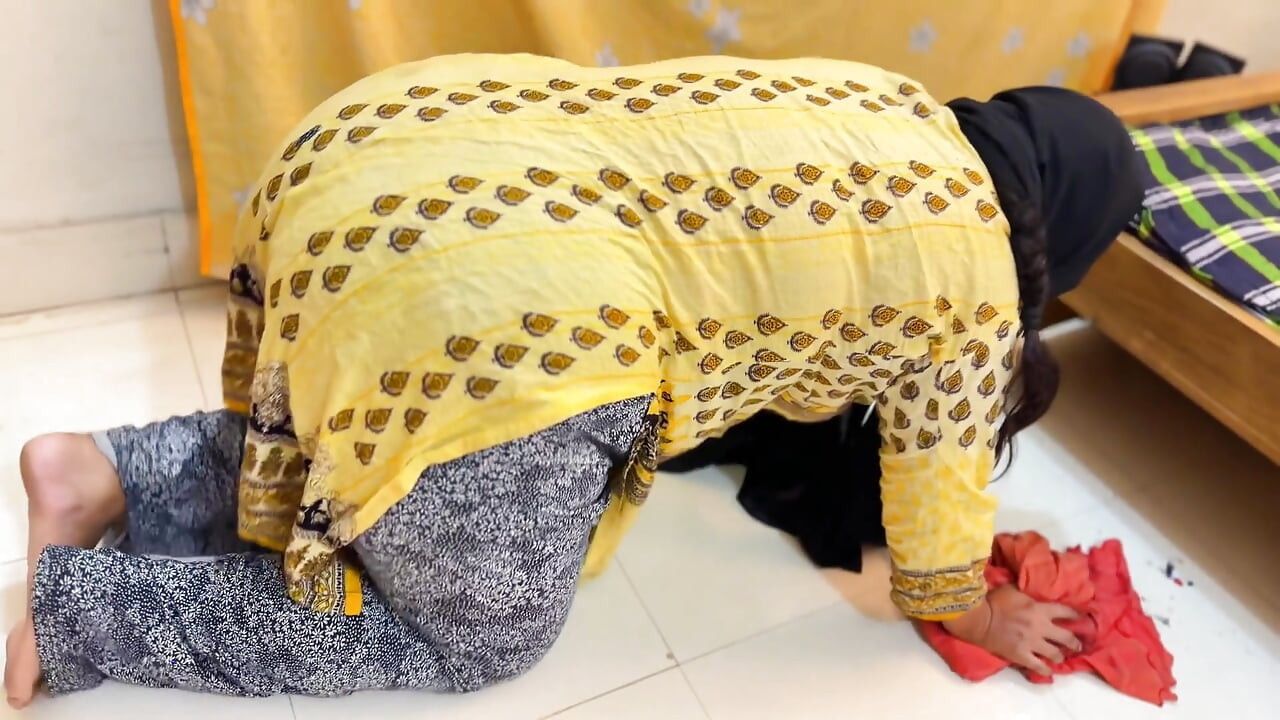 Marriage Al'ab Dhat Almuakhrat Alkabirat Walshawniat Ealiqat Taht Alsarir Walan Turid Mumarasat Aljins
