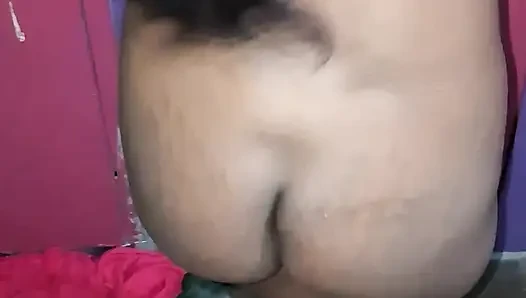 Gadis panas Desi , chut mein ungli daalkar, apni hawas bujai