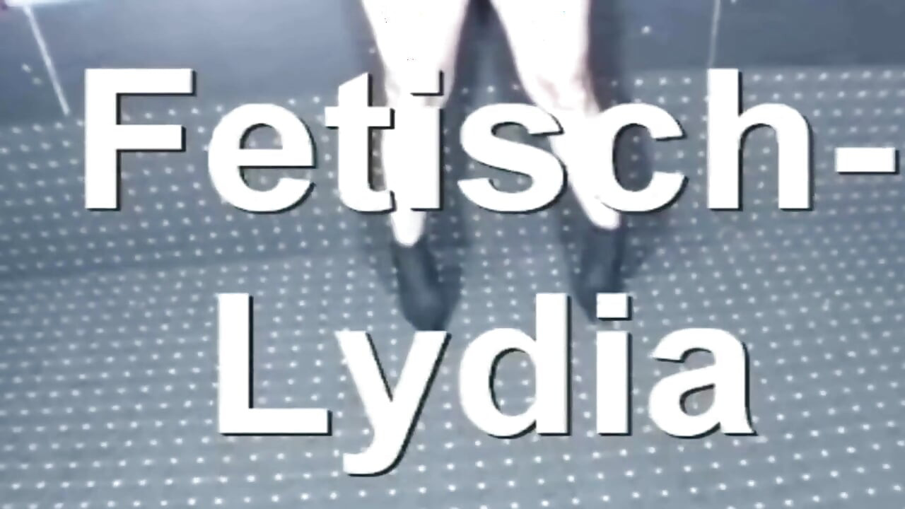 Bu Fransız domina'yı lateks içinde amıyla oynarken izle