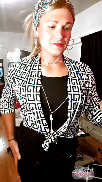 Une super salope devenue femme au foyer