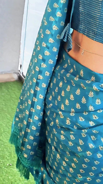 Influencer insta reel bhabhi disetubuhi oleh tukang ledeng gedungnya sendiri dengan sangat keras. dalam bahasa India