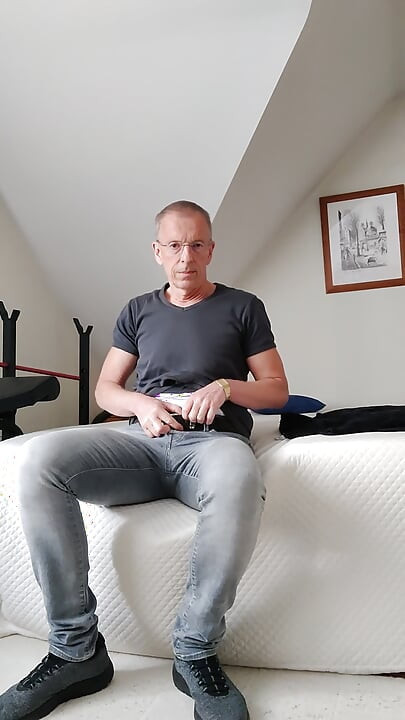 Joerg posing for student painters - art and erotics
