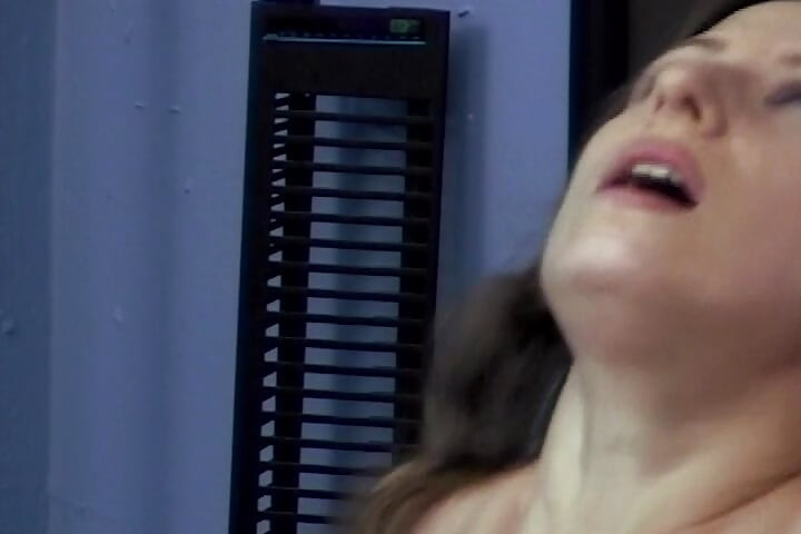 Real amateur babe got to IR ride cock