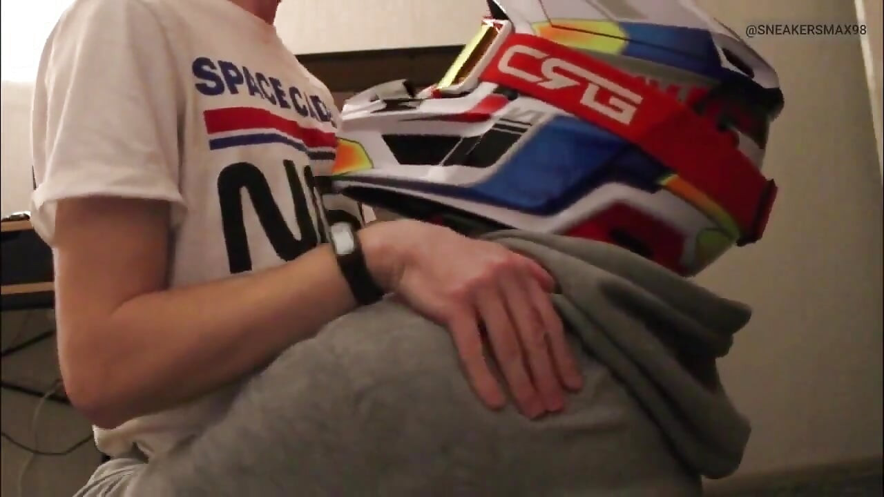 Mxhelmetのギアヘッド吸うディック