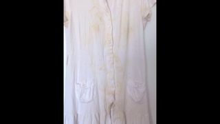 Viele Cumshots auf weißes Kleid