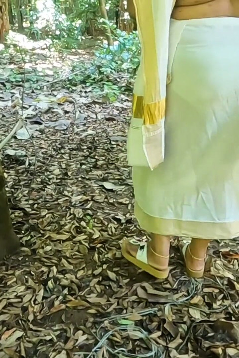 Kerala Style Traditional Set Mundu, Girl Getting Naked Outdoor Exposing Her Sexy Nude Body.