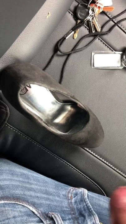 Cum in 20 yr old friend high heels in her car