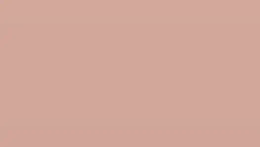 Подруга с большой задницей двигается мягко, когда она испытывает удовольствие от ее клитора