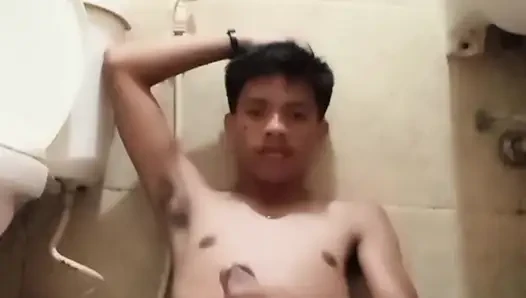 Filipinli twink banyoda mastürbasyon yapıyor - fleshlab özel
