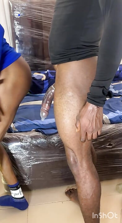 흑인 대물 자지에게 따먹히는 빨아주기