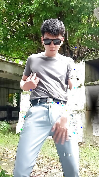 Handsome Pinoy Masturbates at Cemetery - Pinoy Jakol sa Sementeryo